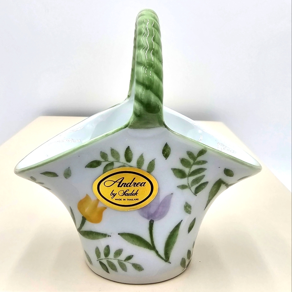 Vintage Andrea by Sadek Mini Ceramic Basket/ Trinket Dish/ Petite Vase in White